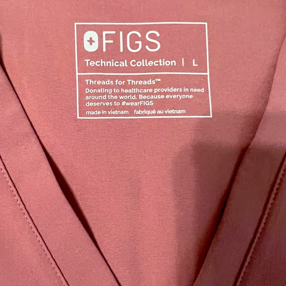 Women’s Mauve FIGS scrub set Large NWOT